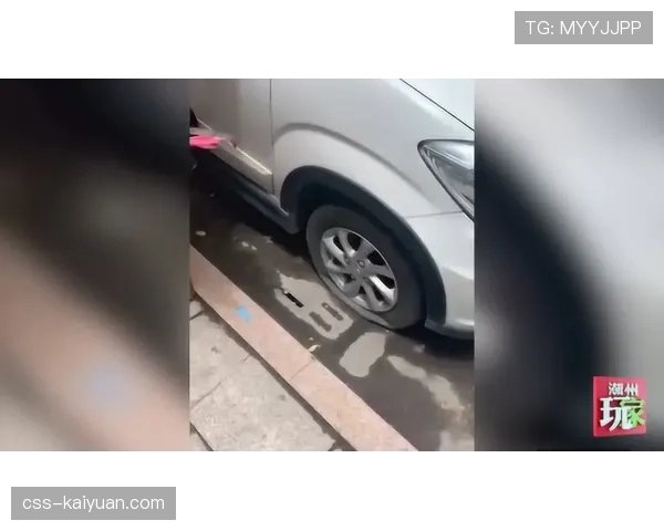 余依婷下飞机第一条动态直接放酒店账单，数字大到我怀疑是不是忘了个零