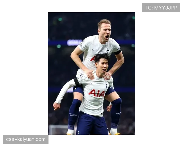 孙兴慜如何通过跑位撕开防线，成为热刺强强对话中的边路进攻核心？